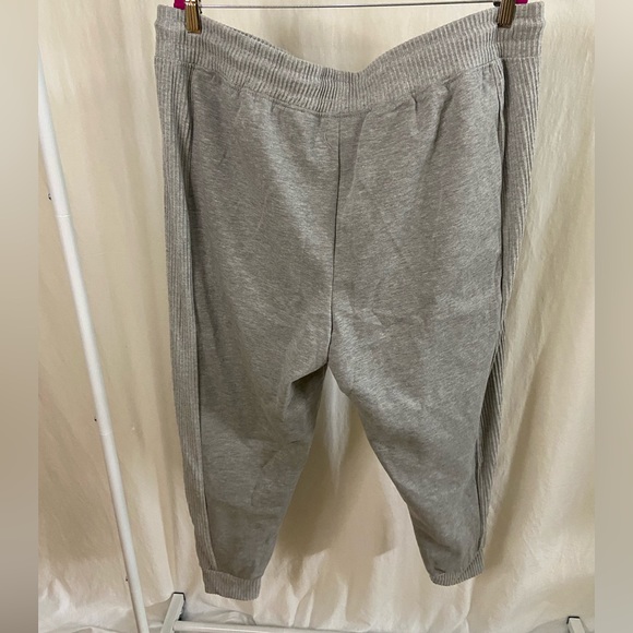 BEBE sport NWT grey joggers 3X w/ ribbed insert side panels and embroidered logo - Picture 2 of 11